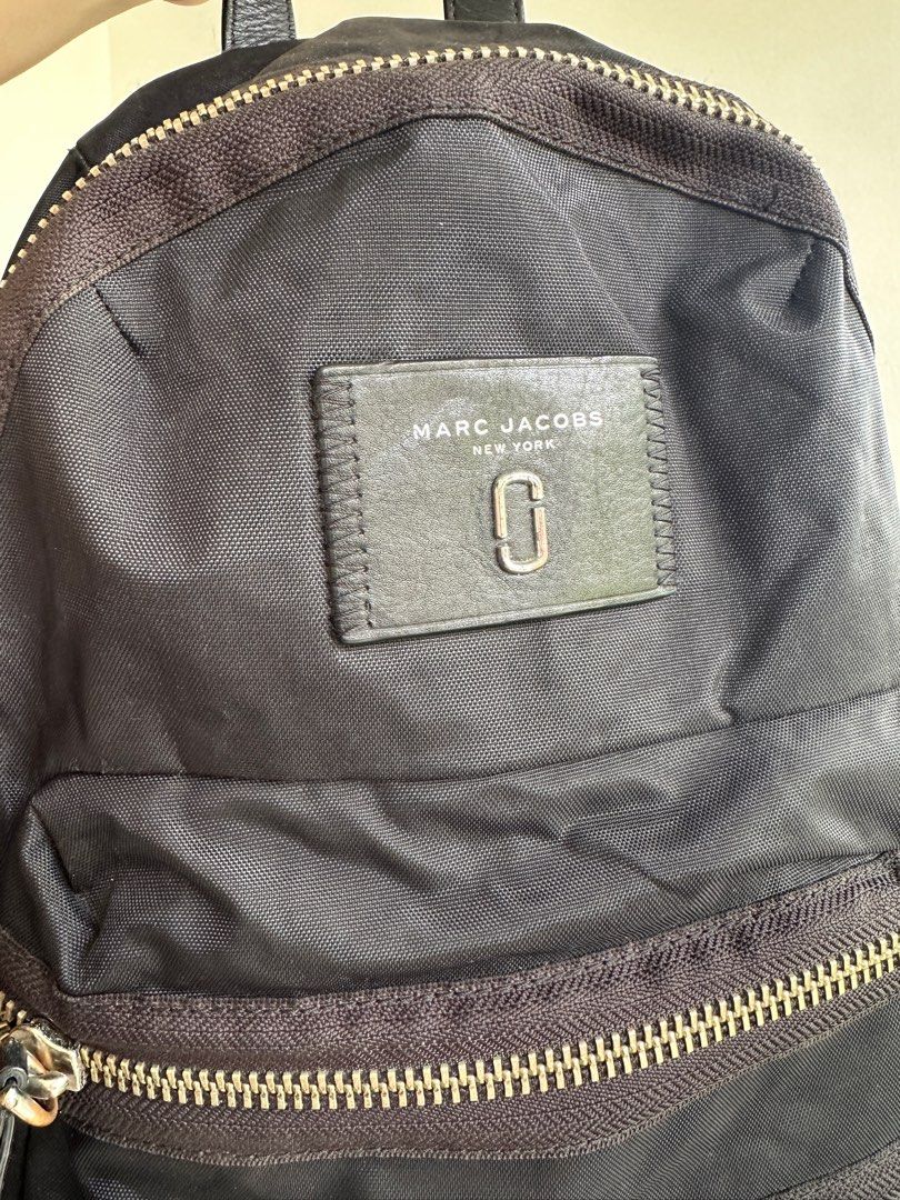 Marcjacobs large rucksack backpack (Category: Luxury Bags & Wallets) located in Bombon. Submitted by cookiespreloveed (Listing ID 1389707032, Image 2). Description: EUC Ykk zipper With tags Canvas and leather material.