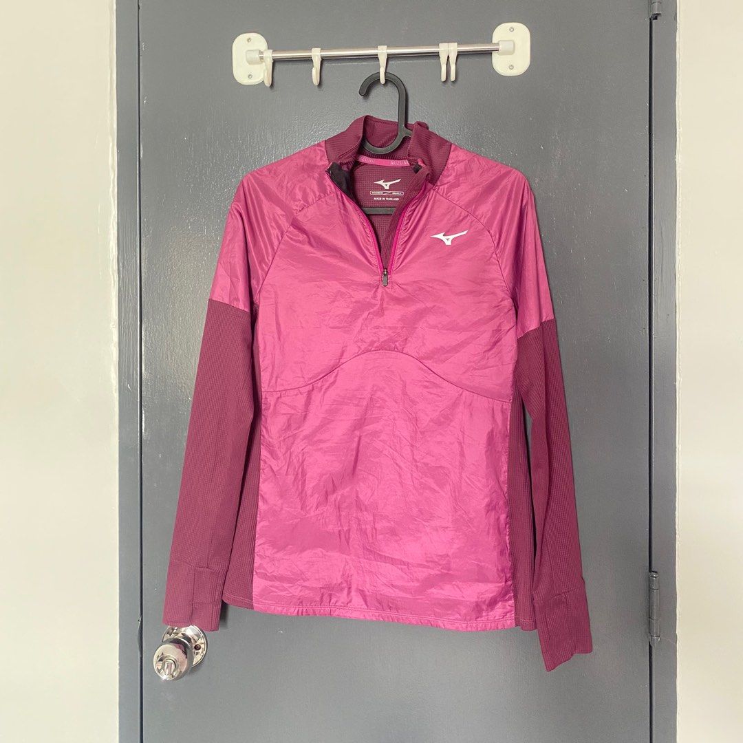 Mizuno Half Zip Longsleeve for Gym Running (Category: Activewear) located in Santa Cruz. Submitted by narda_ (Listing ID 1389723639, Image 1). Description: never worn quality 10/10 message me for measurements :) .