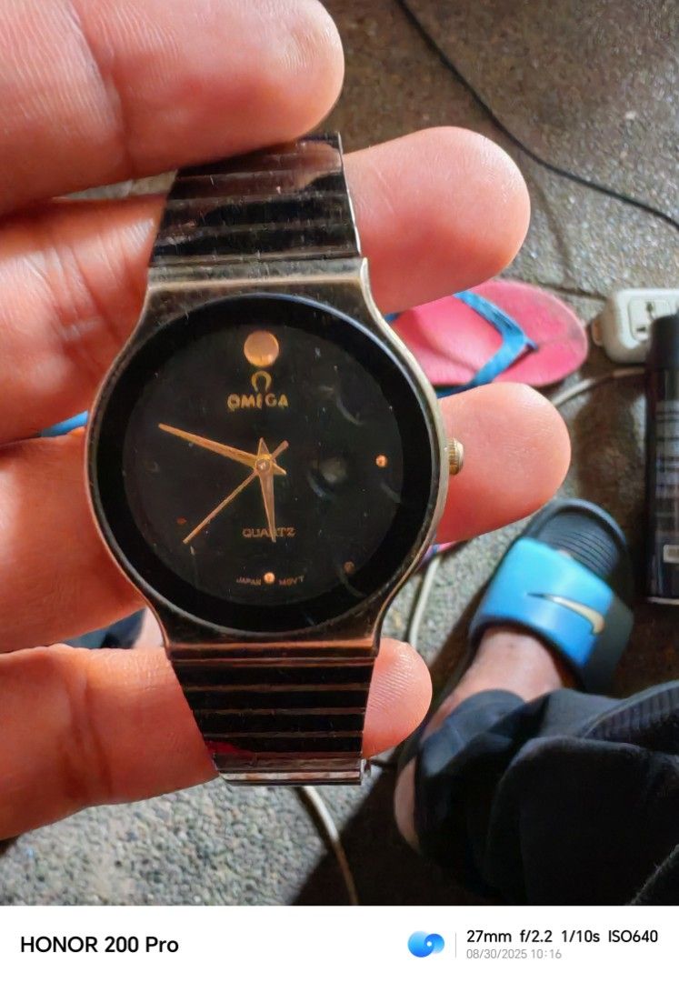 Omega gold watch (Category: Luxury Watches) located in Manila. Submitted by mohmoh36 (Listing ID 1389677326, Image 1). Description: .