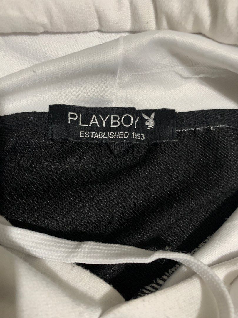 Preloved Hoodie Jacket (Category: Coats, Jackets and Outerwear) located in Cainta. Submitted by 250510 (Listing ID 1389841078, Image 3). Description: Preloved Hoodie Jacket Size : S -M Good Condition .