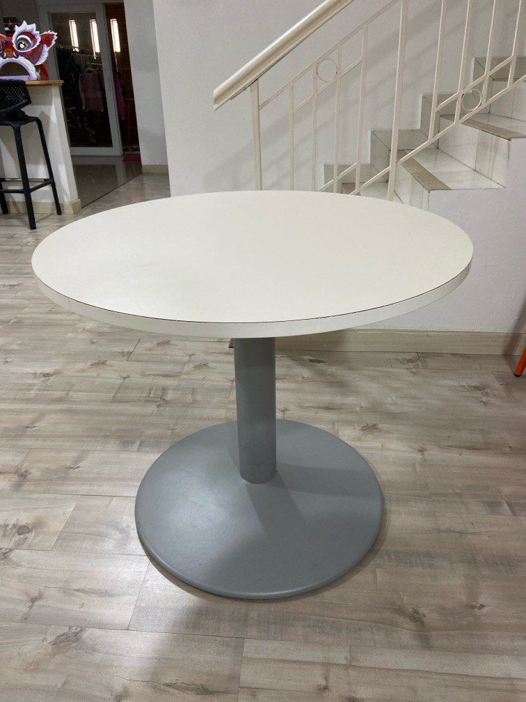 Round Table (Category: Tables & Sets) located in Kuala Lumpur. Submitted by masoonkit (Listing ID 1389720784, Image 2). Description: Round table 90cm diameter 75cm height Solid metal base Self collection on at Bandar Tun Hussein Onn.