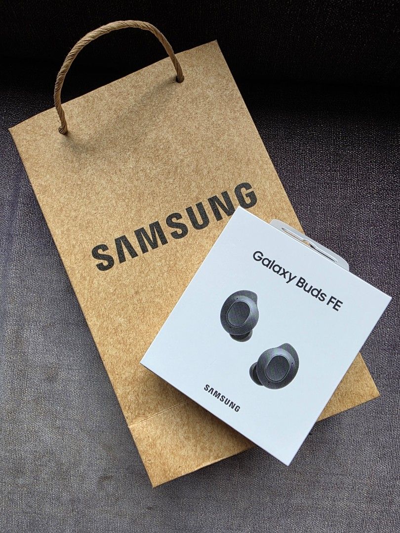 Samsung Galaxy Buds FE (Brand New) (Category: Earphones) located in Silang. Submitted by zencat.1ccc96 (Listing ID 1389758162, Image 1). Description: SAMSUNG GALAXY BUDS FE Original from Samsung Store original price - P 5,490.00 selling price - P 3,700.00 😉 RFS : Extra The Samsung Galaxy Buds FE feature Active Noise Cancellation, ambient sound mode, and long battery life (up to 8.5 hours of playtime, 30 hours with the case). They use Bluetooth 5