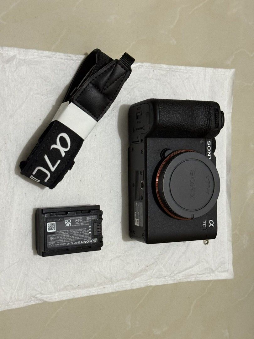 Sony a7cii and lens 28-60mm (Category: Cameras) located in Makati City. Submitted by mhtan007 (Listing ID 1389791337, Image 2). Description: A7cii w kit lens 28-60mm PH Warranty until August 2028 Brand new SRP - 149,999 Selling price - 115,000 Sold as set only pm is the key Slightly negotiable Inclusions - Camera body - lens 28-60mm f4-5.6 - box and manuals - Original battery (1x) - Original strap.