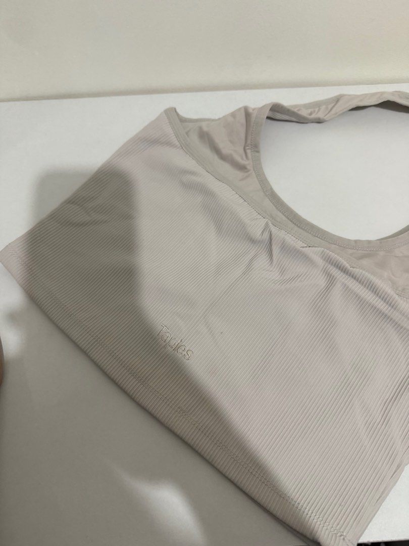 tapies halter top not lululemon (Category: Sleeveless) located in Manila. Submitted by 910pt (Listing ID 1389811461, Image 2). Description: used once .