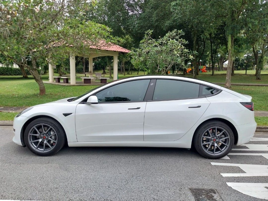 Tesla Model 3 Electric Tesla Model 3 Standard Model Auto (Category: Used Cars) located in Singapore. Submitted by oakleyrepair (Listing ID 1389814263, Image 2). Description: Brand New condition, under utilised, low mileage.