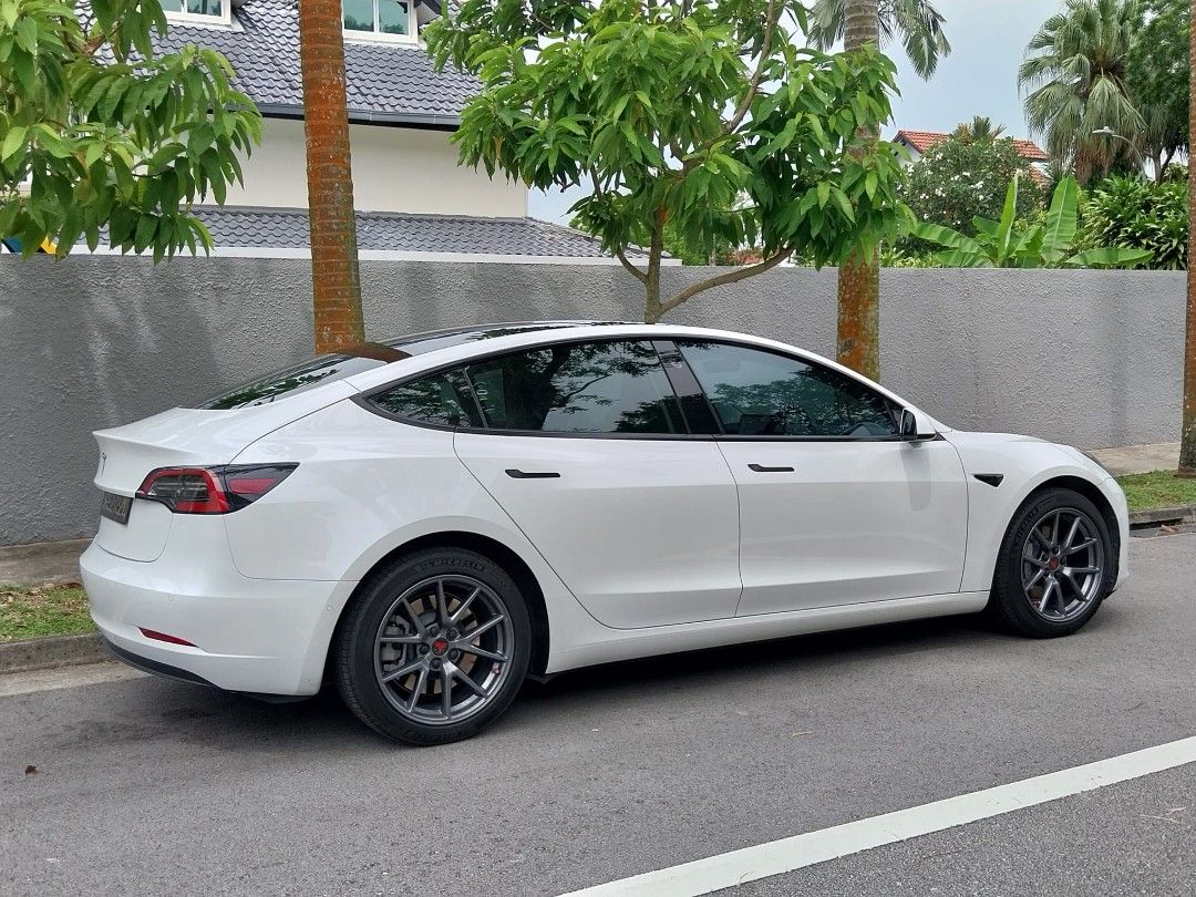 Tesla Model 3 Electric Tesla Model 3 Standard Model Auto (Category: Used Cars) located in Singapore. Submitted by oakleyrepair (Listing ID 1389814263, Image 3). Description: Brand New condition, under utilised, low mileage.