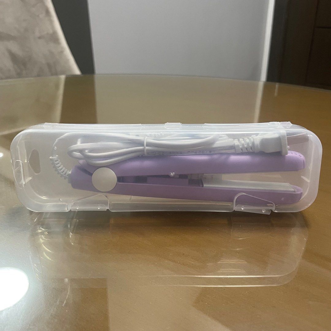 Tiny Hair Straightener (Category: Hair Accessories) located in Quezon City. Submitted by ldld8 (Listing ID 1389826611, Image 2). Description: .