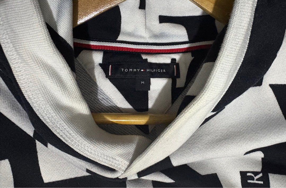 Tommy Hilfiger (Category: Hoodies) located in Quezon City. Submitted by jayb_ (Listing ID 1385891215, Image 3). Description: .