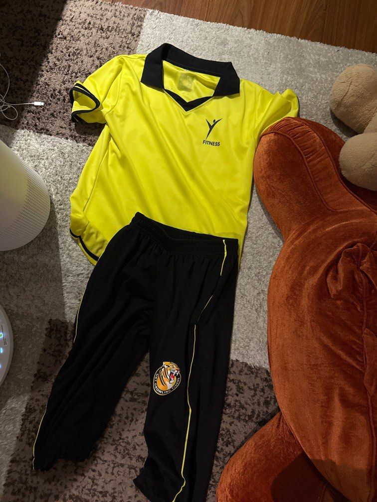 UST PATHFIT FITNESS UNIFORM - SMALL (Category: Activewear) located in Mandaluyong City. Submitted by summ1e_ (Listing ID 1389810818, Image 1). Description: Gcash & lalamove only!.