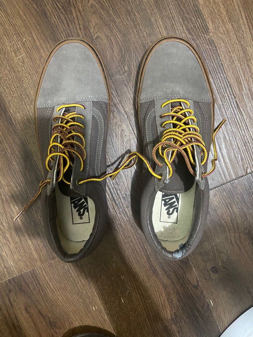 Vans men’s shoes imported authentic 3000 plus sf size 9.5 (Category: Casual Shoes) located in Mandaluyong City. Submitted by 1b8e5e9bb9e403bbf2c07471c071cc (Listing ID 1389681799, Image 2). Description: Vans shoes original and lightly used US size 9.5 for men. PHP 3000 plus shipping fee Can also do meetups in megamall.