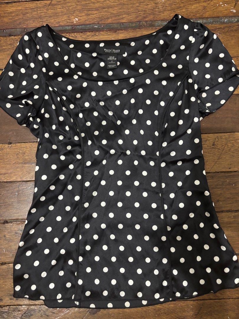 Women’s polka dots blouse (Category: Blouses) located in Mandaluyong City. Submitted by rmbrn (Listing ID 1389745992, Image 1). Description: .