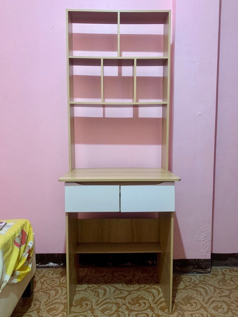 wooden study table / office desk (Category: Tables & Sets) located in Bacoor. Submitted by 116bns (Listing ID 1389819354, Image 1). Description: measurement: 60x40161cm has a minor issue (see photo for reference) mop: gotyme or maribank for pick up only location: molino 3, bacoor, cavite (near sm molino).