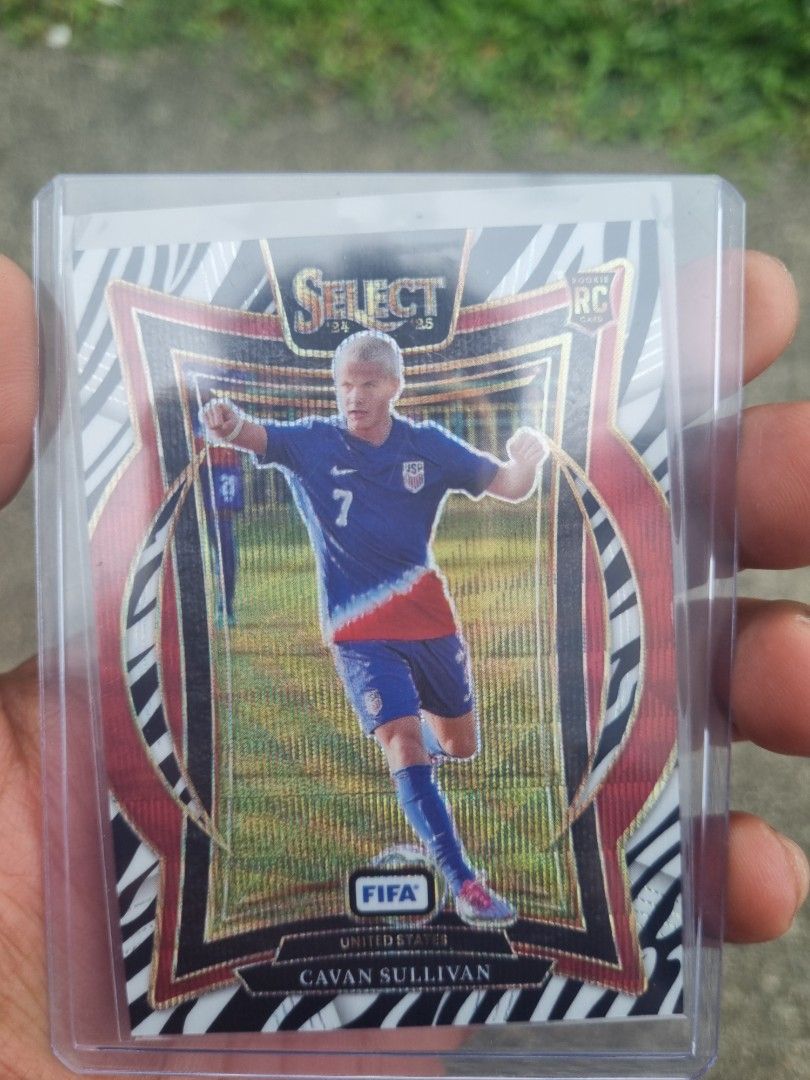 2024-25 Panini Select Cavan Sullivan RC Soccer Card, Hobbies & Toys
