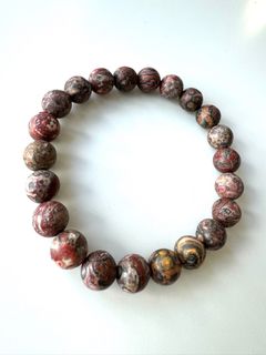The Dragon Palace Sarira bracelet is rich in dynamic energy, with a strong yet gentle magnetic field. It helps activate the physical, mental, and spiritual aura of the wearer, enhances positive energy of vitality, qi, and spirit, and has the effect of purifying magnetic fields. Wearing it long-term or placing it in a frequently occupied space can improve personal aura and environmental magnetic fields, accumulating an endless supply of positive energy. Affordable and highly effective, it's worth owning 👍🥰👍64208958483075110
