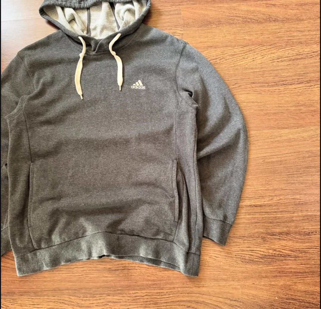 Adidas hoodie (Category: Coats, Jackets and Outerwear) located in Binan City. Submitted by luckythriffs (Listing ID 1389856957, Image 3). Description: Adidas Hoodie Condition: 9.5/10 Issues: none ~Dimes~ Fits M Length: 27.5” Width: 21”.