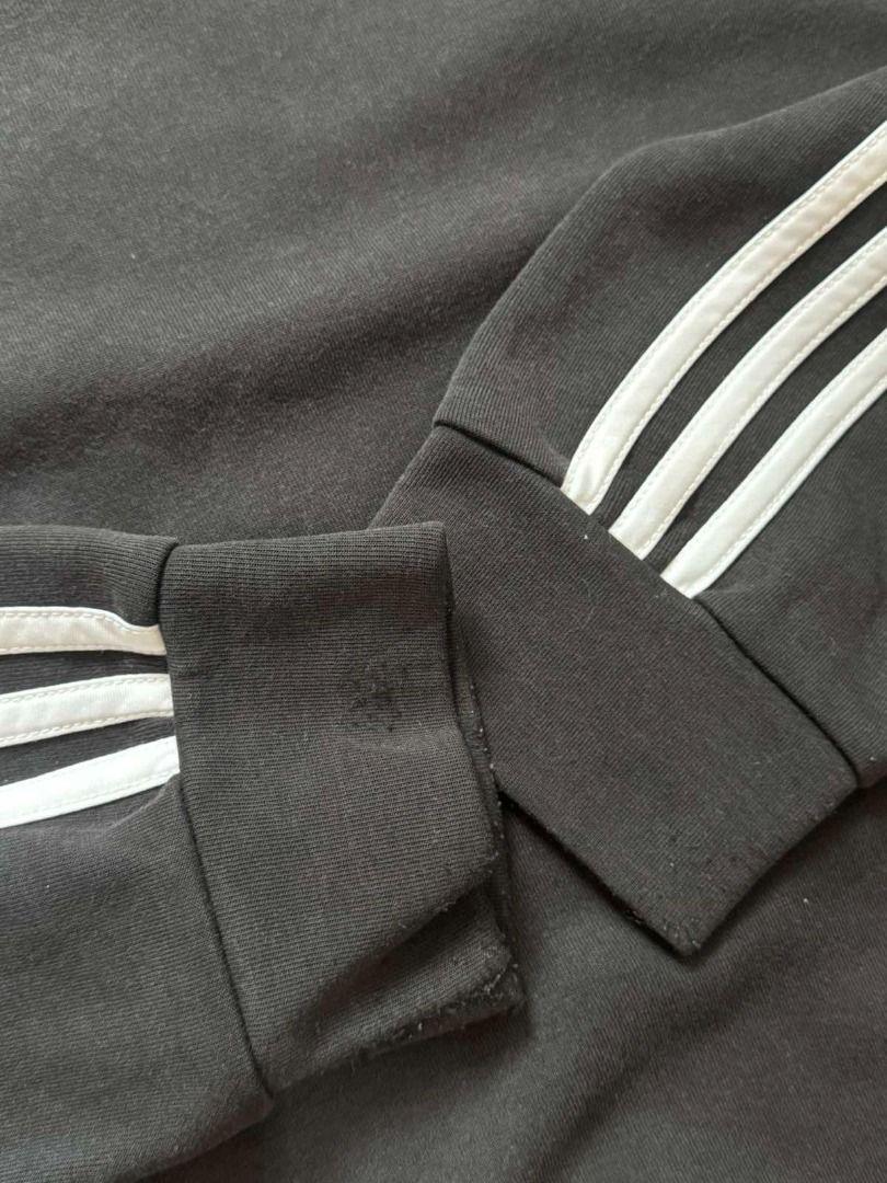 Adidas pullover (Category: Hoodies) located in Cavite. Submitted by wydecollection (Listing ID 1390028906, Image 3). Description: 23x27 Medium to large 8/10 overall condition Issue sa picture.