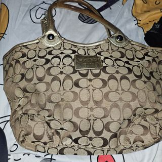 (Category: ) located in . Submitted by signaturethreadsboutique (Listing ID 1390001065, Image 1). Description: .