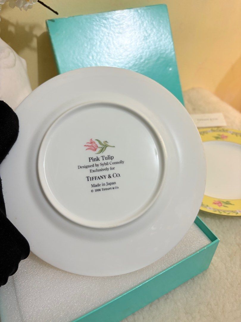 Authentic Tiffany & Co Pink Tulip Cake Plate (Category: Other Kitchenware & Tableware) located in Binangonan. Submitted by makoleksyon (Listing ID 1390004520, Image 3). Description: Brand new With box 2pcs dessert plate Pwede pang gift Made in Japan Bought in Japan 💯% Authentic Money back guarantee .