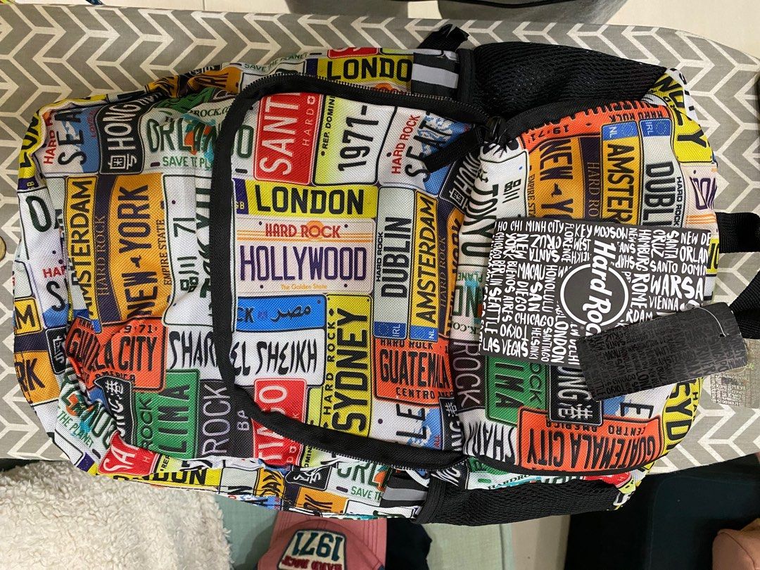 Backpack (Category: Backpacks) located in Muar. Submitted by kasut.rare (Listing ID 1389960179, Image 3). Description: Foldable Backpack original Hardrock .