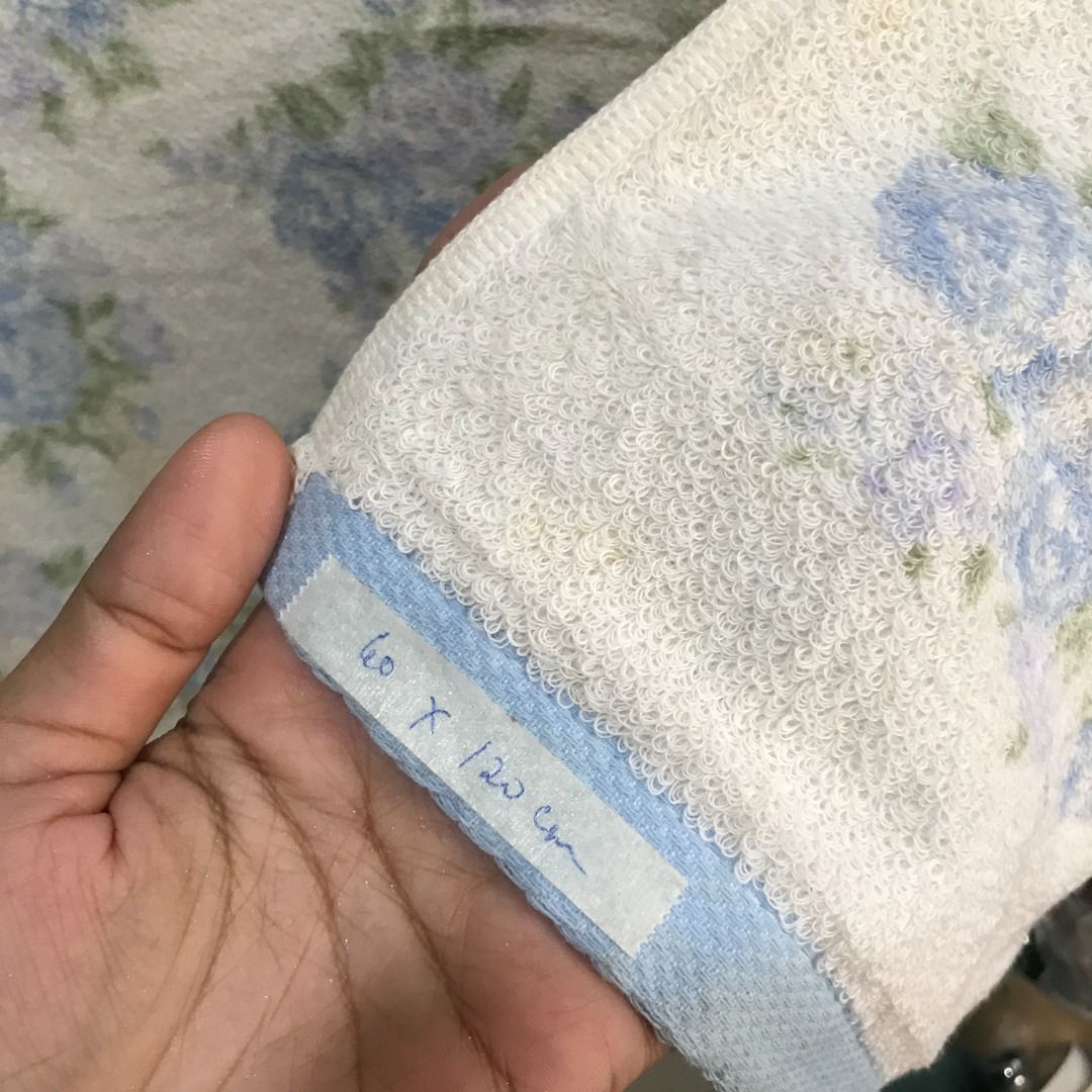 Bath Towel #4014 (Category: Towels, Napkins & Holders) located in Malabon City. Submitted by mldg.surplus (Listing ID 1389961943, Image 3). Description: MLDG Surplus Reminder: •Expect minimal flaws such as stain, lint, scratches etc. •No reservation, we can accept your offer, but it doesn't mean that the item is reserved. •No other picture. All pictures are posted already. •Battery operated items does not included battery when purchased. •Some ar