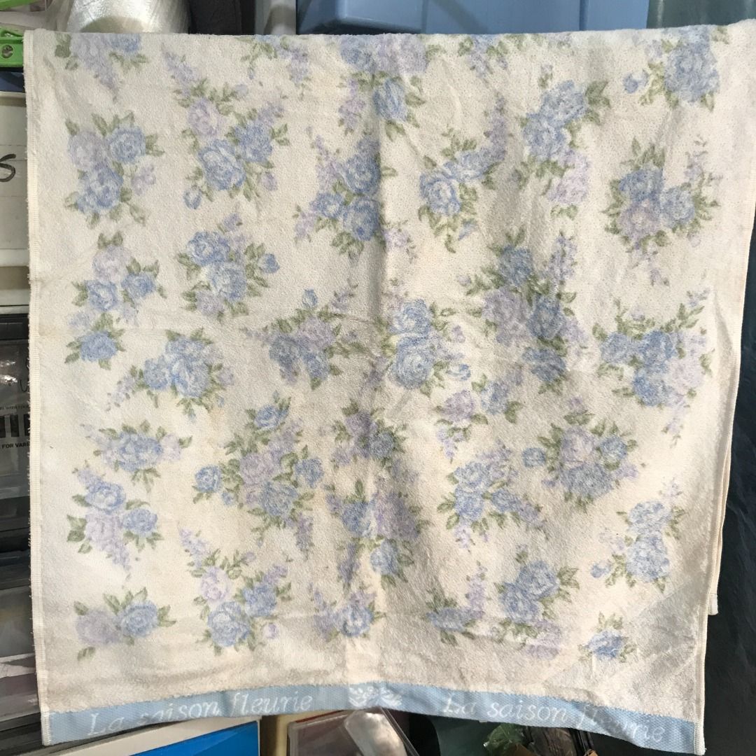 Bath Towel #4014 (Category: Towels, Napkins & Holders) located in Malabon City. Submitted by mldg.surplus (Listing ID 1389961943, Image 1). Description: MLDG Surplus Reminder: •Expect minimal flaws such as stain, lint, scratches etc. •No reservation, we can accept your offer, but it doesn't mean that the item is reserved. •No other picture. All pictures are posted already. •Battery operated items does not included battery when purchased. •Some ar