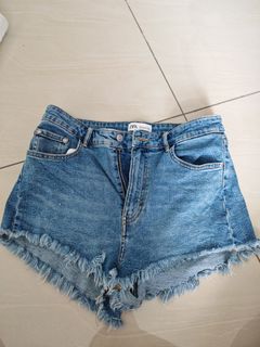 (Category: ) located in . Submitted by summerteng91 (Listing ID 1389888584, Image 1). Description: .
