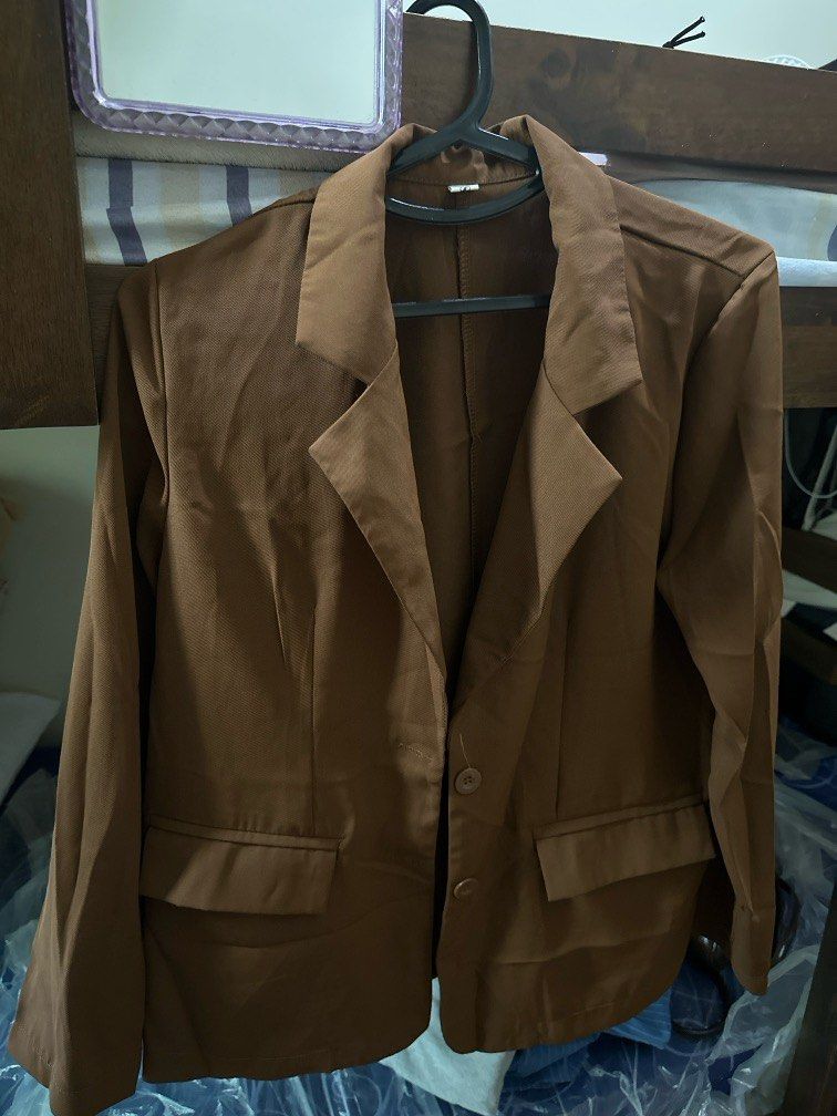 Coat for corporate attire (Category: Coats, Jackets and Outerwear) located in Makati City. Submitted by rocycle (Listing ID 1389902831, Image 1). Description: Coat for office.