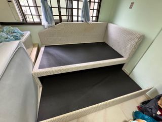 (Category: ) located in . Submitted by clearoutsg (Listing ID 1389905301, Image 1). Description: .