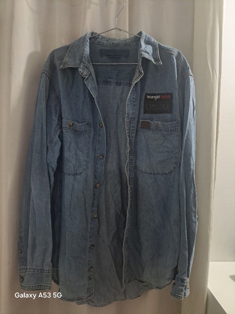 Denim Longsleeves Large to XL (Category: Coats, Jackets and Outerwear) located in Pasig City. Submitted by smallfinds.ph (Listing ID 1389996344, Image 1). Description: pinagbuhatan pasig.