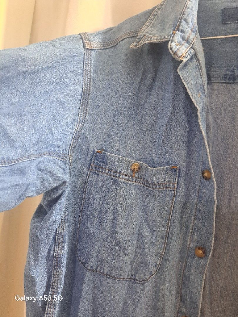 Denim Longsleeves Large to XL (Category: Coats, Jackets and Outerwear) located in Pasig City. Submitted by smallfinds.ph (Listing ID 1389996344, Image 2). Description: pinagbuhatan pasig.