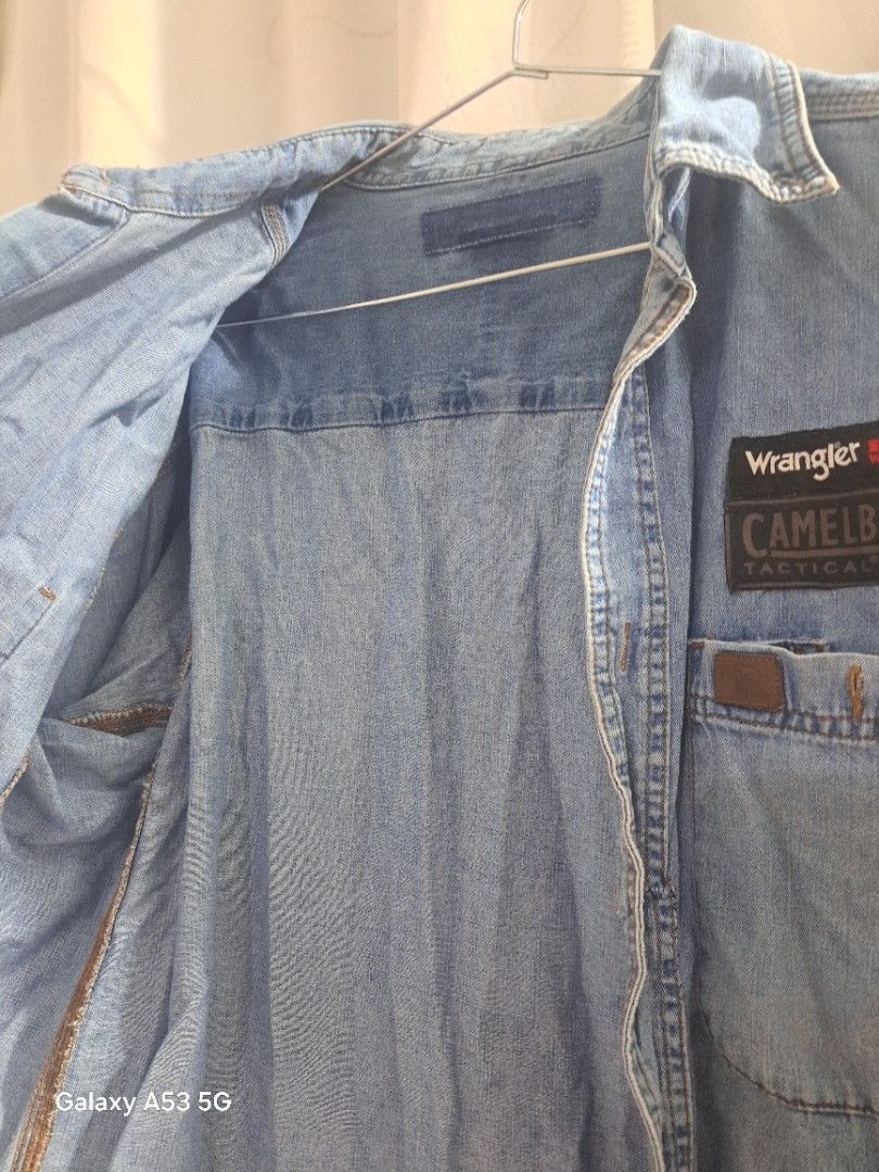 Denim Longsleeves Large to XL (Category: Coats, Jackets and Outerwear) located in Pasig City. Submitted by smallfinds.ph (Listing ID 1389996344, Image 3). Description: pinagbuhatan pasig.