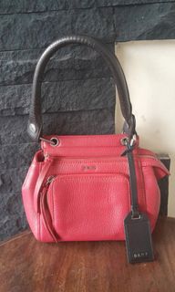 (Kategori: ) berada di . Dikirim oleh nir_branded27 (ID iklan 1389943202, Gambar 1). Deskripsi: .