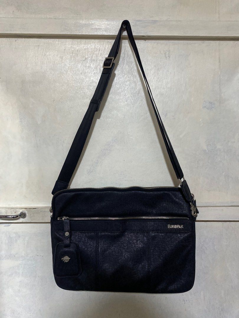 Europack Black Leather Laptop Bag (Category: Laptop Bags & Sleeves) located in Manila. Submitted by rosetteliab (Listing ID 1389987527, Image 2). Description: Dimensions: 14"x10" Issues: Europak logo is damaged (outside and inside).