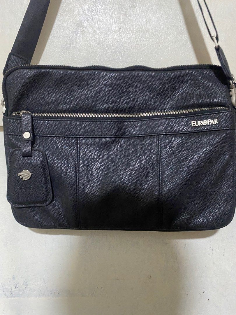 Europack Black Leather Laptop Bag (Category: Laptop Bags & Sleeves) located in Manila. Submitted by rosetteliab (Listing ID 1389987527, Image 1). Description: Dimensions: 14"x10" Issues: Europak logo is damaged (outside and inside).