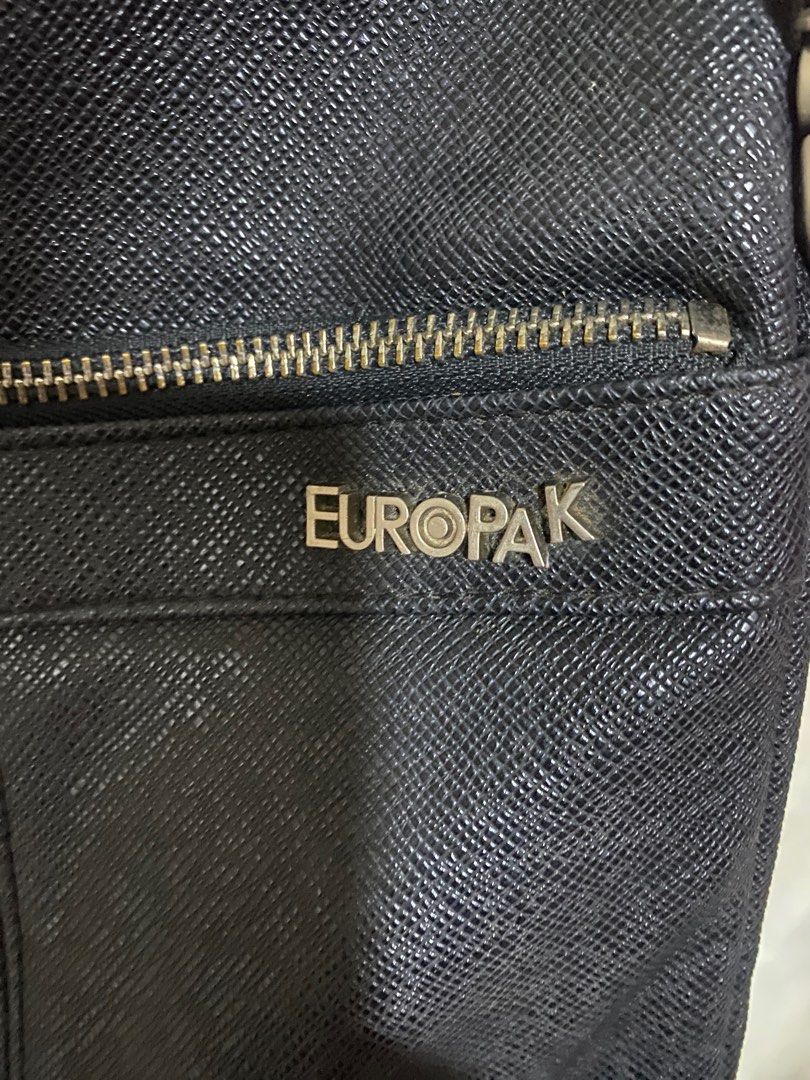 Europack Black Leather Laptop Bag (Category: Laptop Bags & Sleeves) located in Manila. Submitted by rosetteliab (Listing ID 1389987527, Image 3). Description: Dimensions: 14"x10" Issues: Europak logo is damaged (outside and inside).