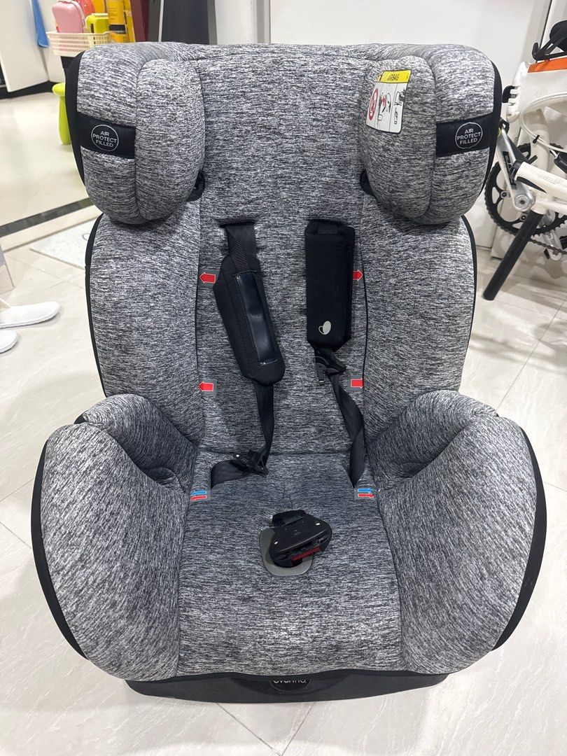 Evenflo (Category: Car Seats) located in Singapore. Submitted by guppy123 (Listing ID 1389928232, Image 3). Description: - Evenflo car seat in good condition - Adjustable chair for rested and seated position - Includes newborn insert - Air Protect technology for added safety - Well-maintained - Up to 18kg - Well-cleaned and sanitised with baby safe sanitiser and ready for use. .