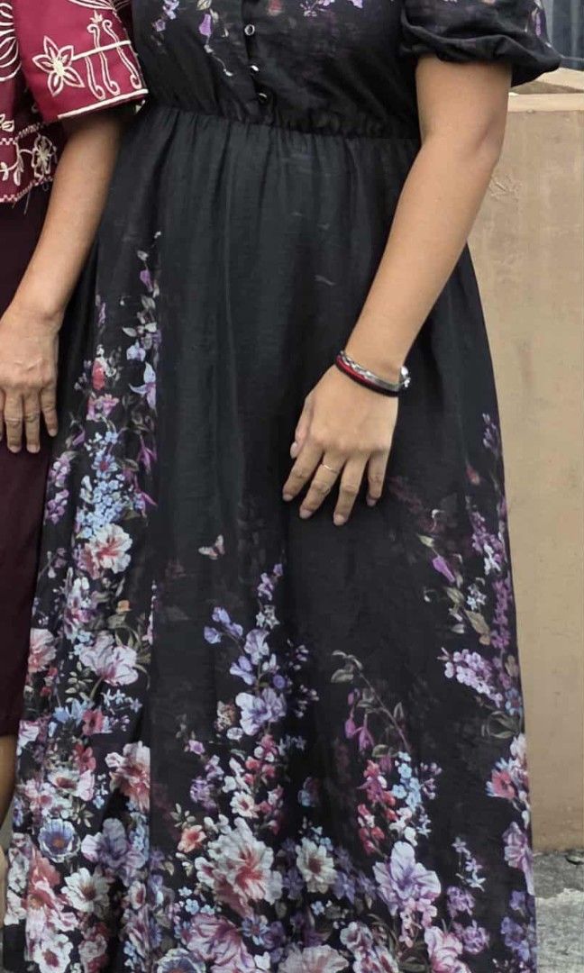 Ever New Floral Maxi Dress (Category: Dresses) located in Taguig. Submitted by tipidd (Listing ID 1389943293, Image 3). Description: Twice used. No belt. Bought from Ever New, can send photo with tag. See last pic when worn..