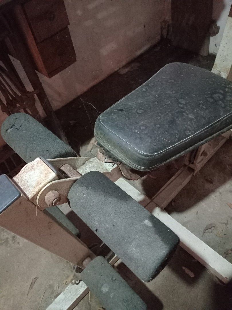 Gym Equipment (Category: Toning & Stretching Accessories) located in Caloocan City. Submitted by martrinida1286 (Listing ID 1390002912, Image 3). Description: multi-station model Proteus Studio issues can be seen on the attached photos complete set works as intended no missing parts need to change foam and seat bawal sa maselan rfs nakastock lang di na nagagamit check pick up sa Camalig Meycauayan.
