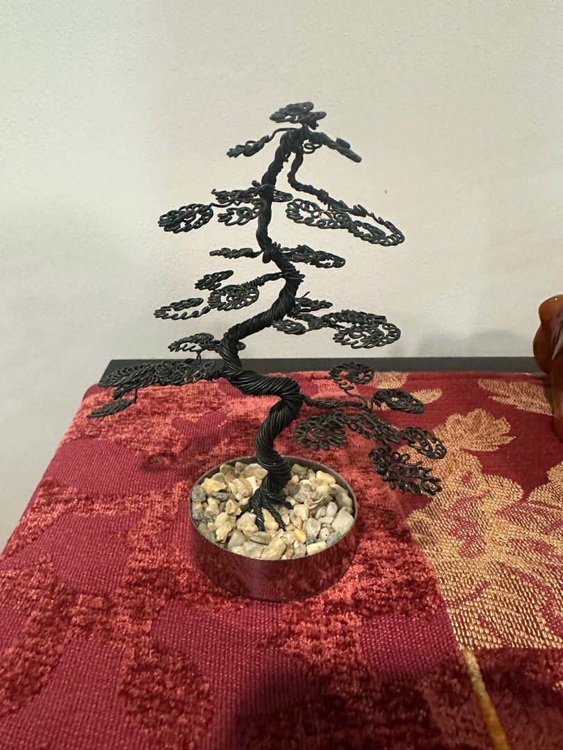 Handcrafted Plant Display by Sam’s Garden (Category: Artificial Plants & Flowers) located in Manila. Submitted by kfuabb (Listing ID 1389952465, Image 1). Description: Made of wire 5 inches.