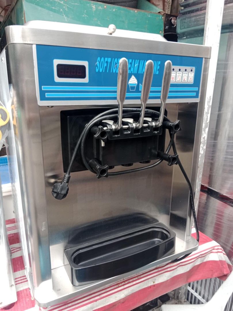 Ice cream Machine (Category: Ice-cream Makers) located in Manila. Submitted by carou51104 (Listing ID 1389880517, Image 1). Description: #PTPA Selling this Restaurant pull out 📌Ice cream Machine *no issue * All is in good condition 📍 Loc. Manila Pm or call interested . 09983041367 Pick up or deliver ..