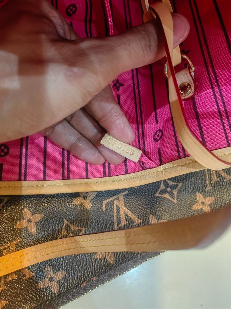 Japan surplus floral tote (Category: Luxury Bags & Wallets) located in Cebu City. Submitted by erlacoleccion (Listing ID 1389981915, Image 2). Description: .