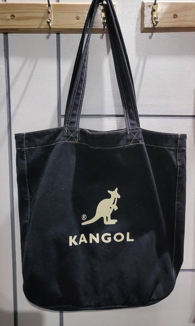 Kangol Tote Bag (Category: Backpacks) located in San Fernando. Submitted by kayemanalac_05 (Listing ID 1389952641, Image 1). Description: .