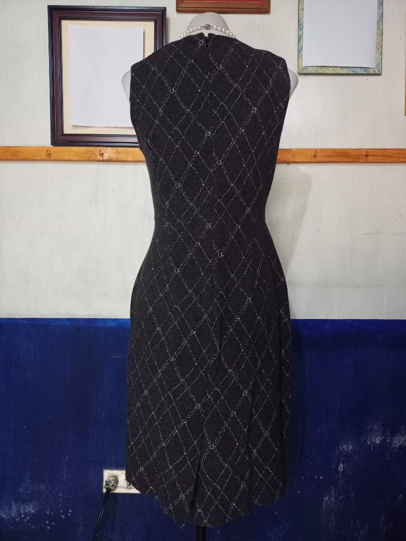 Lands'end Gray Dress [LE004] [3FOR1000] (Category: Dresses) located in San Narciso. Submitted by clofit.ph (Listing ID 1389890418, Image 2). Description: [3FOR1000] 📌 Shoulder: 13" 📌 Bust: 36"-40" 📌 Bust Laid Flat: 34" 📌 Waist: 28"-32" 📌 Waist Laid Flat: 28" 📌 Length: 38" 📌 73% Cotton 26% Polyester 1% Spandex 🧍🏻‍♀️MANNEQUIN SIZE Bust: 34" Waist: 26" 📸 Color may vary due to lighting ⚠️ Please, manage your expectation. 🤳Please don’t hesi