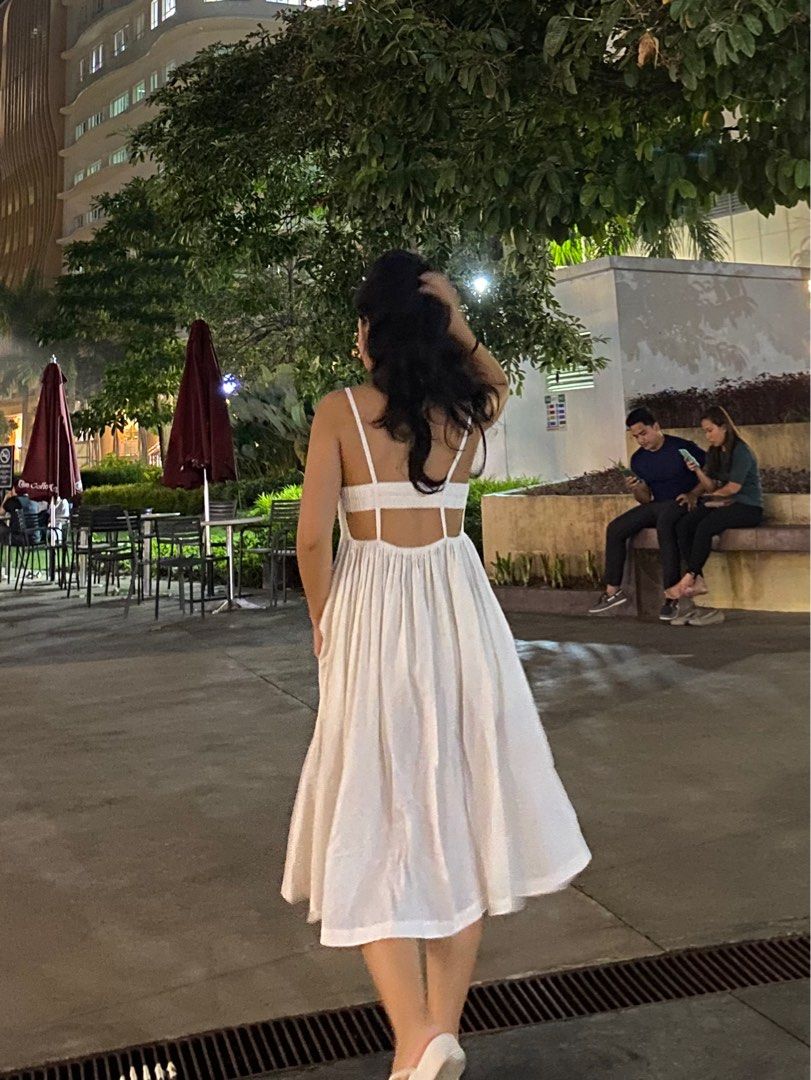 Linen Dress (free sf) (Category: Dresses) located in Cebu City. Submitted by arteriosclerosis (Listing ID 1390013929, Image 1). Description: -free sf if via jnt only!! -super nice thick material -fits nicely sa body huhu -worn only once -xs-m -kinda yellowish coz na stuck lang sa closet and needs washing lang but rest assured washable sha -fixed price rfs: decluttering.