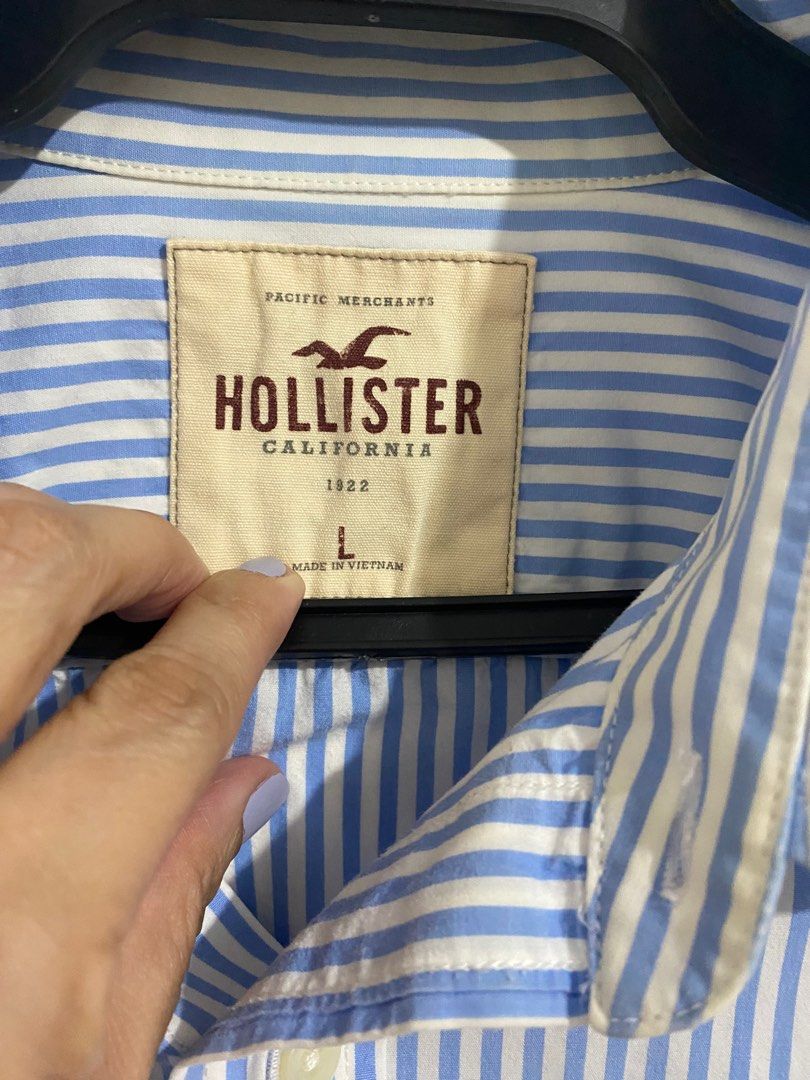Longsleeves (Category: Longsleeves) located in Las Pinas. Submitted by aaacollection (Listing ID 1389869401, Image 3). Description: Original Hollister Super cute Large on tag , best fits semi large.