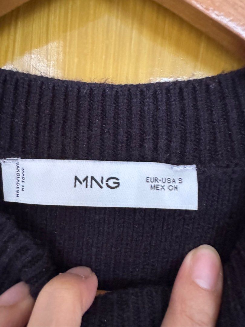 Mango Knitted Top (Category: Sleeveless) located in Bocaue. Submitted by arnssss (Listing ID 1389864782, Image 2). Description: Used once only.