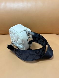 （分類：）位於 。 由 goregoer 提交（商品編號 1390031703，圖片 1）。簡介： 。
