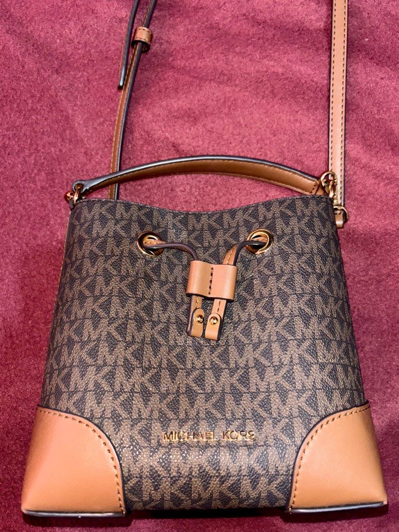 Mercer Small Logo Bucket Bag (Category: Luxury Bags & Wallets) located in Bacoor. Submitted by fmax19 (Listing ID 1389850722, Image 1). Description: Used a few times only! Original..