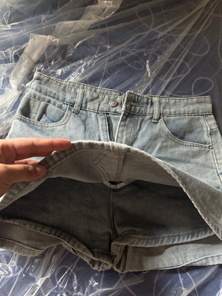 Mini skort (Category: Skirts) located in Makati City. Submitted by rocycle (Listing ID 1389898714, Image 2). Description: Mini skort L on tag but runs small 27-28.