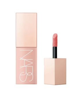 (Category: ) located in . Submitted by buysellcloset (Listing ID 1389998436, Image 1). Description: .